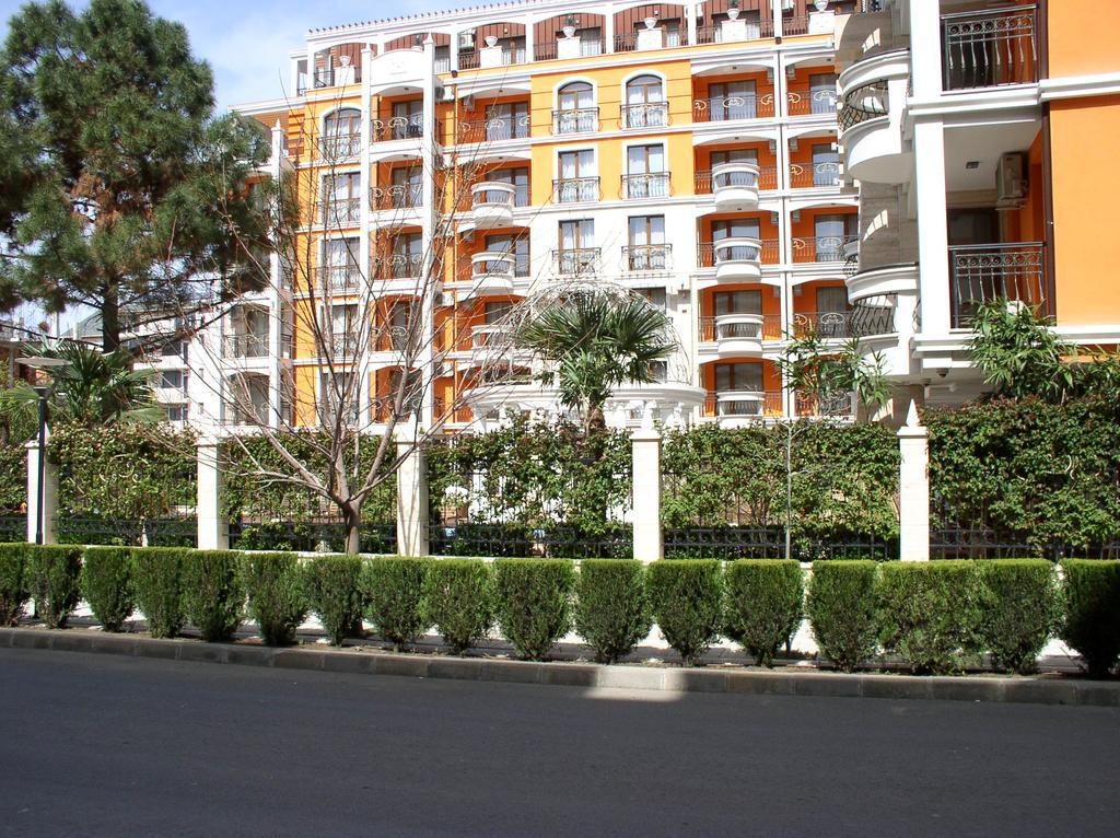 Lvv Palace Apartment Sunny Beach Ngoại thất bức ảnh