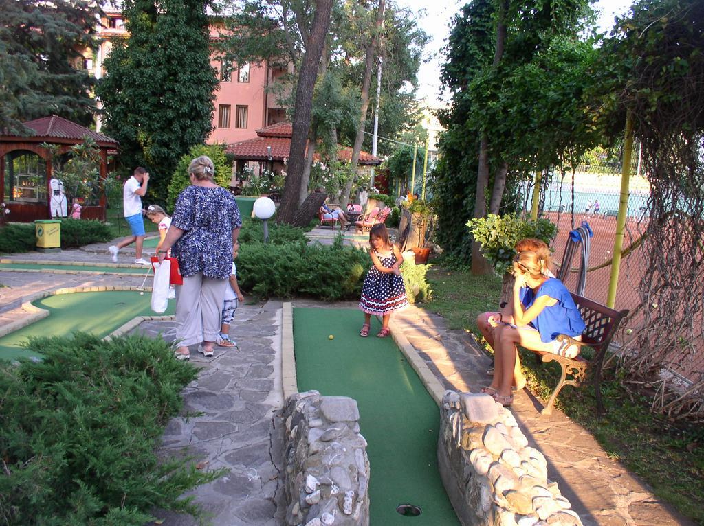 Lvv Palace Apartment Sunny Beach Ngoại thất bức ảnh